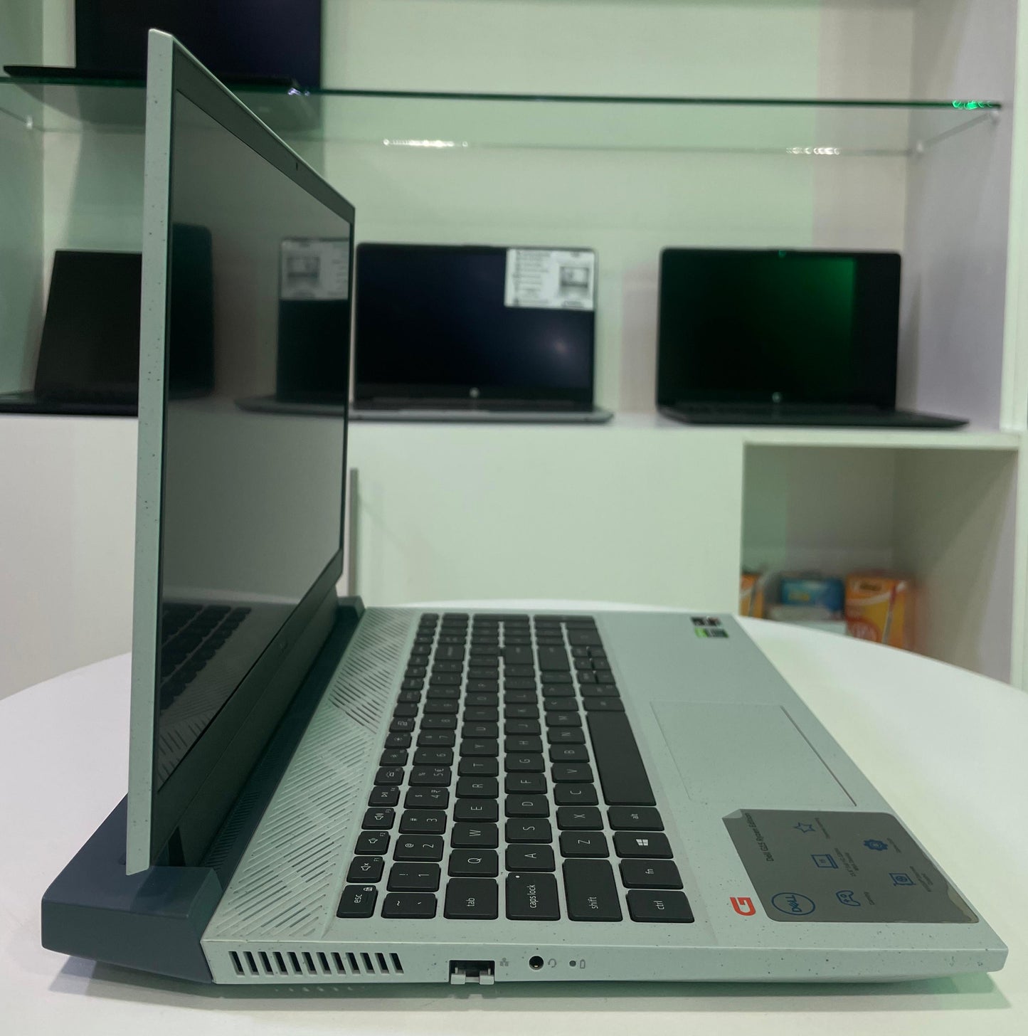 Dell G15 Ryzen™ Edition | AMD Ryzen 5 5600H with Radeon Graphics | 32GB RAM | 512GB SSD | Nvidia® GeForce® RTX™ 3060 6 GB, GDDR6 | 15,6", Full HD, 1.920 x 1.080, 120 Hz, antirreflexo | Windows 11 Home